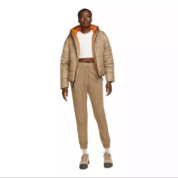 Nike womens jogger sportswear jacquard high waisted pants sweatpants xs NEW tan - Picture 1 of 4